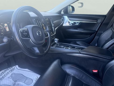 Used 2020 Volvo V90 T6 Cross Country image 18