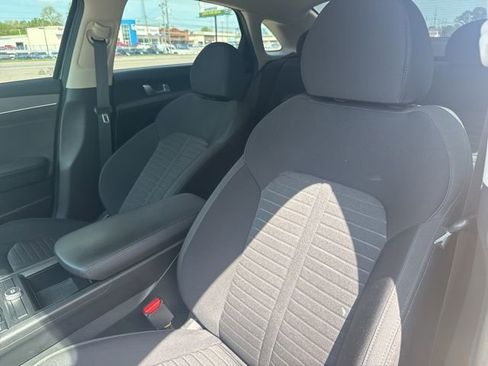 Used 2025 Kia K5 LXS FWD image 12
