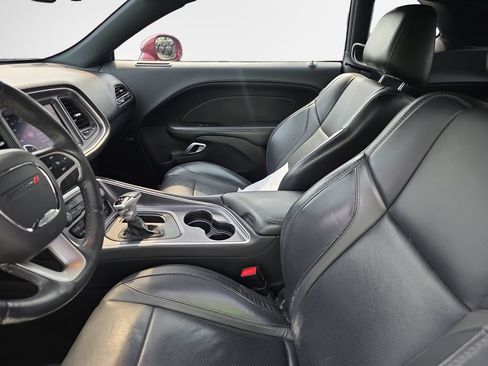 Used 2017 Dodge Challenger GT AWD/4WD image 12