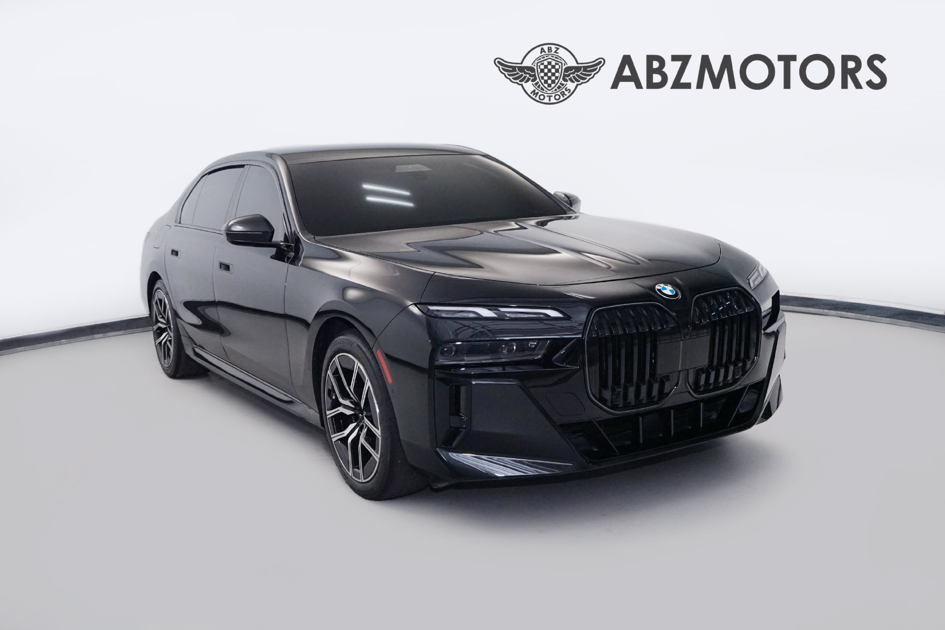 Used 2026 BMW 740i RWD image 1