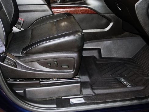 Used 2017 GMC Yukon SLT image 55