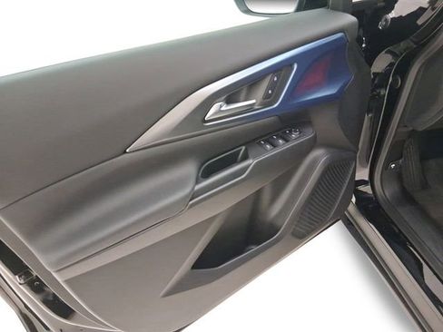 Used 2025 Chevrolet Equinox EV LT w/ Convenience Package image 13