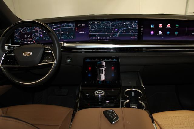Used 2025 Cadillac Escalade ESV Premium Luxury w/ Touring Package AWD/4WD image 11