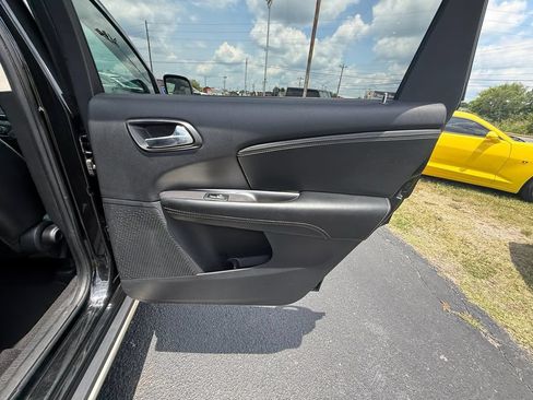 Used 2020 Dodge Journey Crossroad FWD image 20
