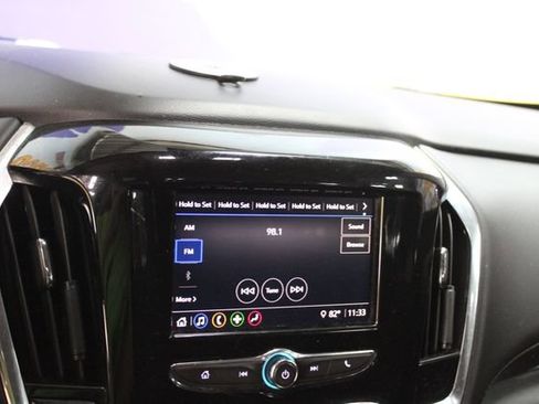 Used 2021 Chevrolet Traverse LS FWD image 19