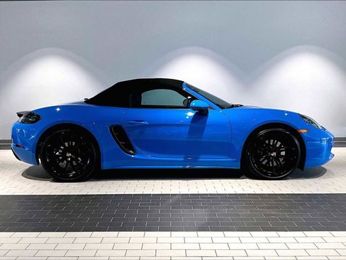 Used 2024 Porsche 718 Boxster image 11
