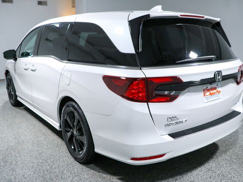 Used 2023 Honda Odyssey Sport image 9