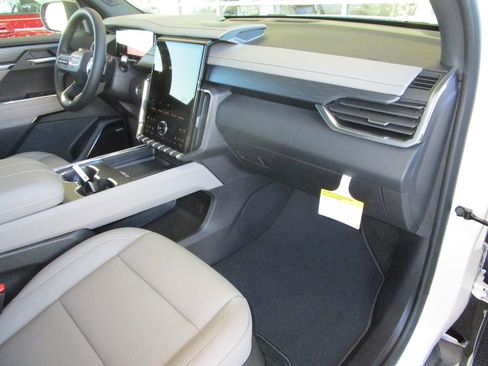 New 2026 GMC Acadia Elevation w/ Elevation Premium Package image 29