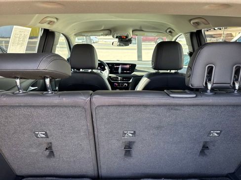 Used 2025 Buick Encore GX Sport Touring image 17