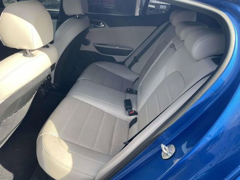 Used 2018 Kia Stinger GT2 image 21