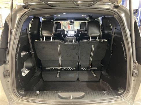Used 2023 Chrysler Pacifica Touring-L w/ S Appearance Package image 24