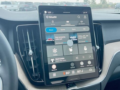 New 2026 Volvo XC60 B5 Plus w/ Protection Package Premier image 18