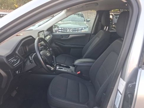 Used 2024 Ford Escape Active w/ Cold Weather Package FWD image 4