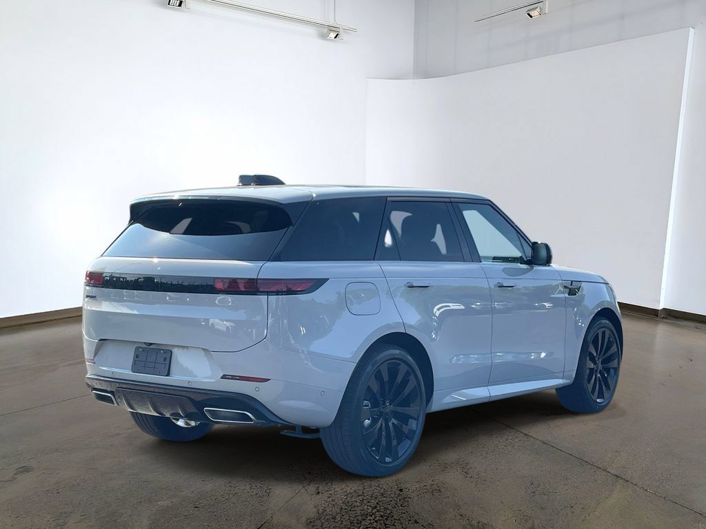 New 2026 Land Rover Range Rover Sport Dynamic SE AWD/4WD image 4