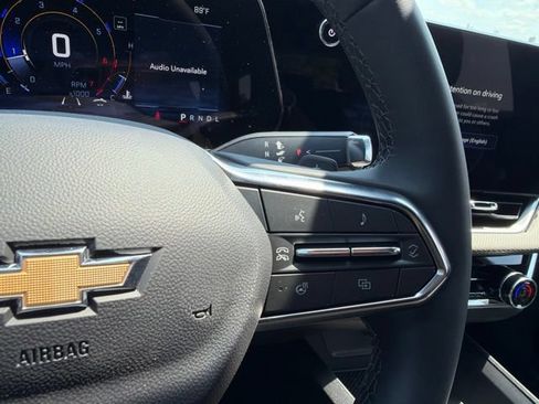 New 2026 Chevrolet Equinox LT w/ Convenience Package II AWD/4WD image 17