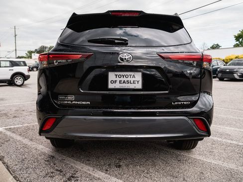 New 2026 Toyota Highlander Limited AWD/4WD image 6