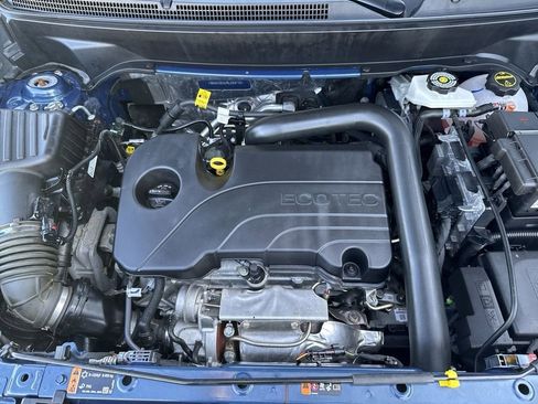 Certified 2024 Chevrolet Equinox LS w/ Driver Confidence II Package AWD/4WD image 18