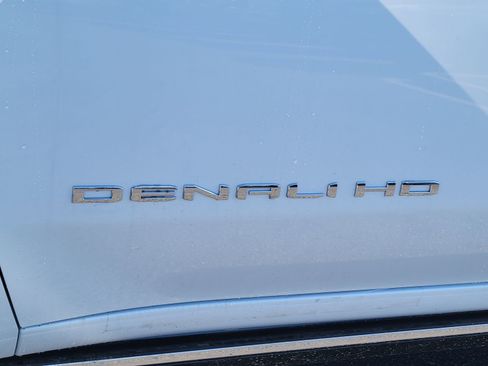 New 2026 GMC Sierra 2500 Denali w/ Denali Reserve Package AWD/4WD image 11