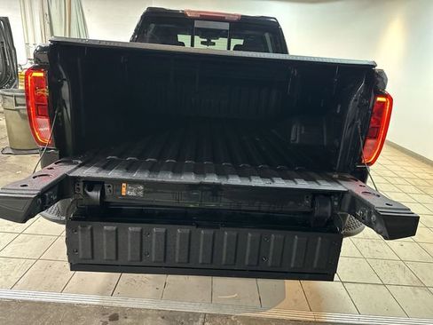 Used 2021 GMC Sierra 1500 Elevation w/ Preferred Package image 23