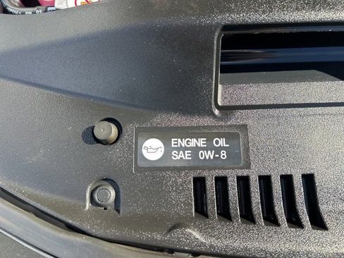 Used 2025 Toyota Camry SE image 12