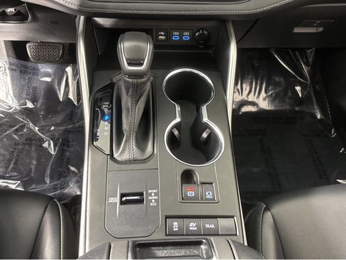 Used 2022 Toyota Highlander XLE image 32