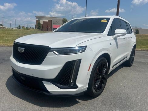 Used 2023 Cadillac XT6 Sport w/ LPO, ONYX Package AWD/4WD image 3