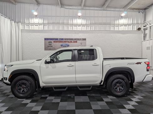 Used 2025 Nissan Frontier PRO-4X w/ Pro Convenience Package AWD/4WD image 2