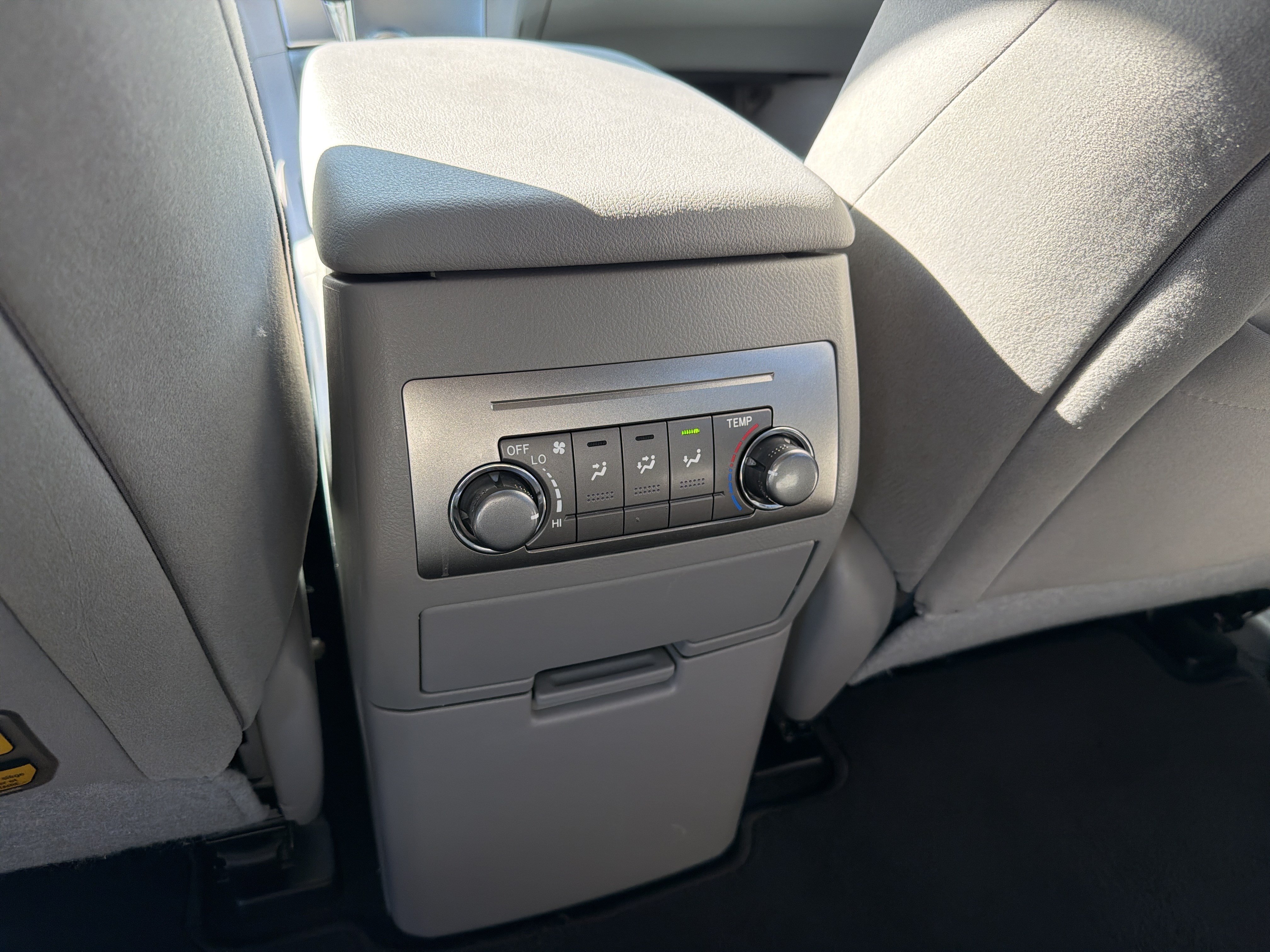 Used 2012 Toyota Highlander 4WD w/ Tech Pkg image 13