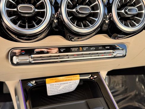 Certified 2025 Mercedes-Benz GLB 250 4MATIC image 27