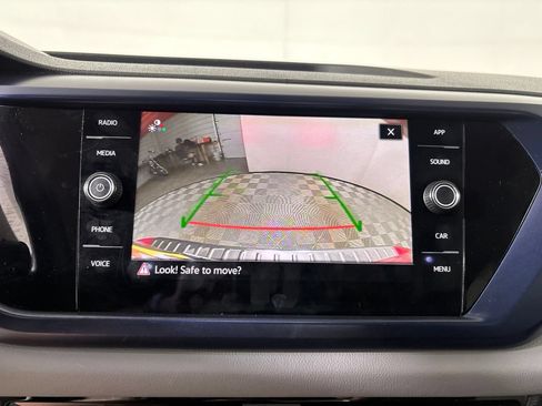 Used 2023 Volkswagen Taos SE FWD image 18