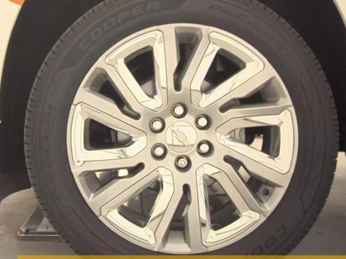 Used 2021 Chevrolet Tahoe Premier w/ Premium Package AWD/4WD image 9
