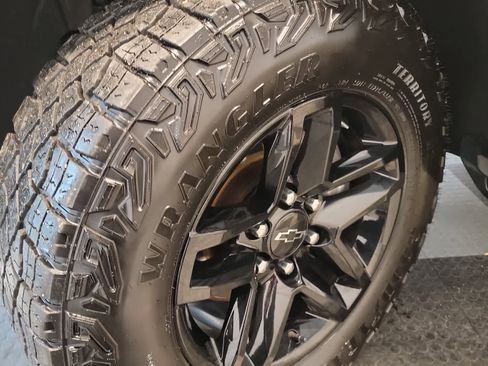 Used 2019 Chevrolet Silverado 1500 Custom Trail Boss w/ Custom Convenience Package image 8