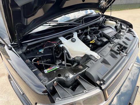 Used 2016 Chevrolet Express 2500 RWD image 21