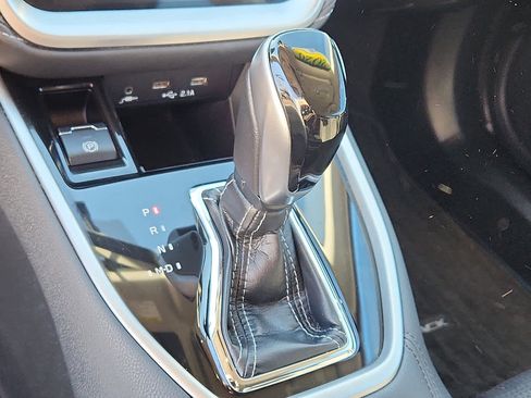 Used 2020 Subaru Outback Premium image 14