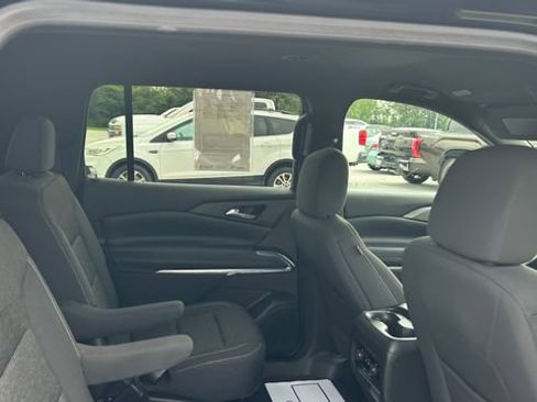 Used 2025 Chevrolet Traverse LT w/ Driver Confidence Package AWD/4WD image 30