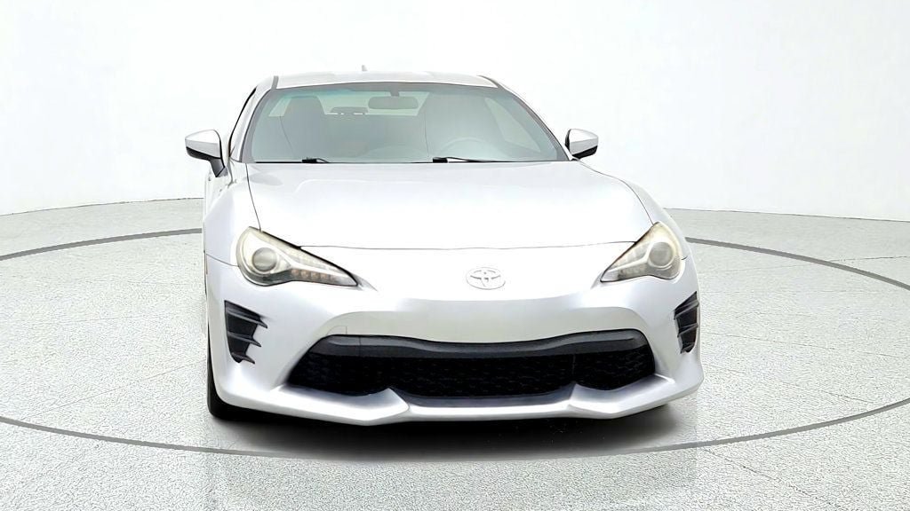 Used 2017 Toyota 86 RWD image 2