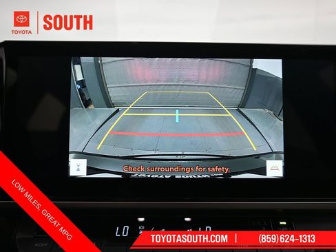 Used 2025 Toyota Camry XLE image 19