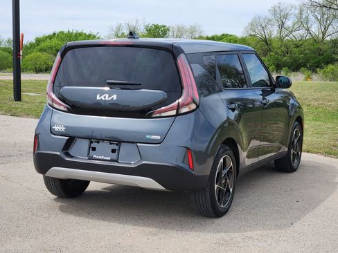 Used 2024 Kia Soul EX FWD image 7