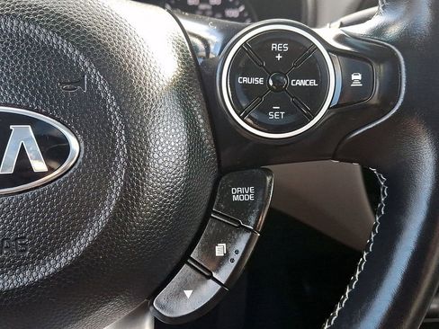 Certified 2019 Kia Soul + w/ Primo Package image 23