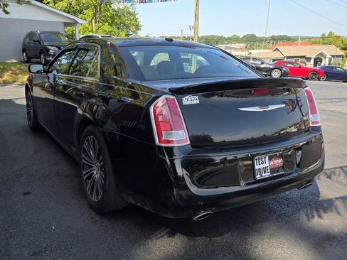 Used 2013 Chrysler 300 S RWD image 5