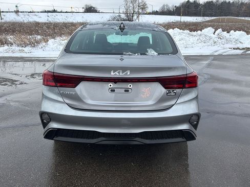 Used 2023 Kia Forte LXS image 5