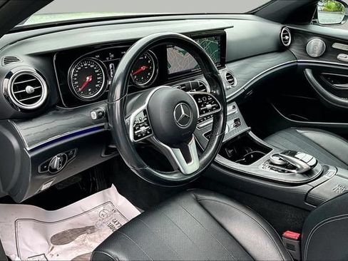 Certified 2019 Mercedes-Benz E 300 4MATIC image 20