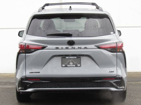 Used 2026 Toyota Sienna XSE AWD/4WD image 7