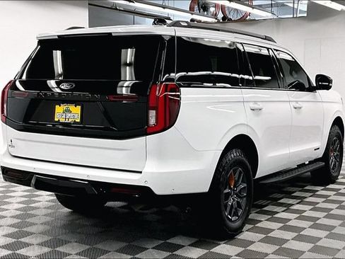 Used 2025 Ford Expedition Tremor AWD/4WD image 12