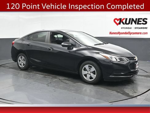Used 2017 Chevrolet Cruze LS FWD image 1
