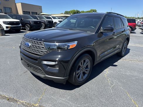Certified 2023 Ford Explorer XLT w/ Equipment Group 202A RWD image 2