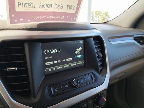 Used 2019 GMC Acadia SLE w/ LPO, Black Accent Package image 10