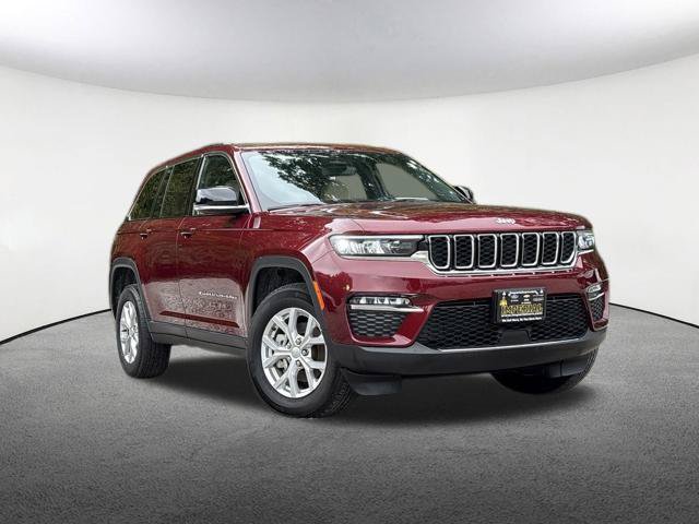 Used 2023 Jeep Grand Cherokee Limited AWD/4WD image 2