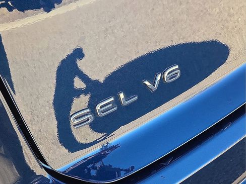 Used 2022 Volkswagen Atlas Cross Sport SEL Premium R-Line w/ Cross Sport MDO Package image 12