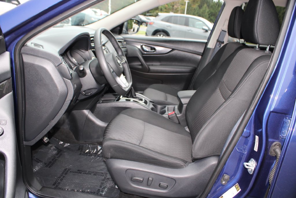 Used 2018 Nissan Rogue SV AWD/4WD image 11